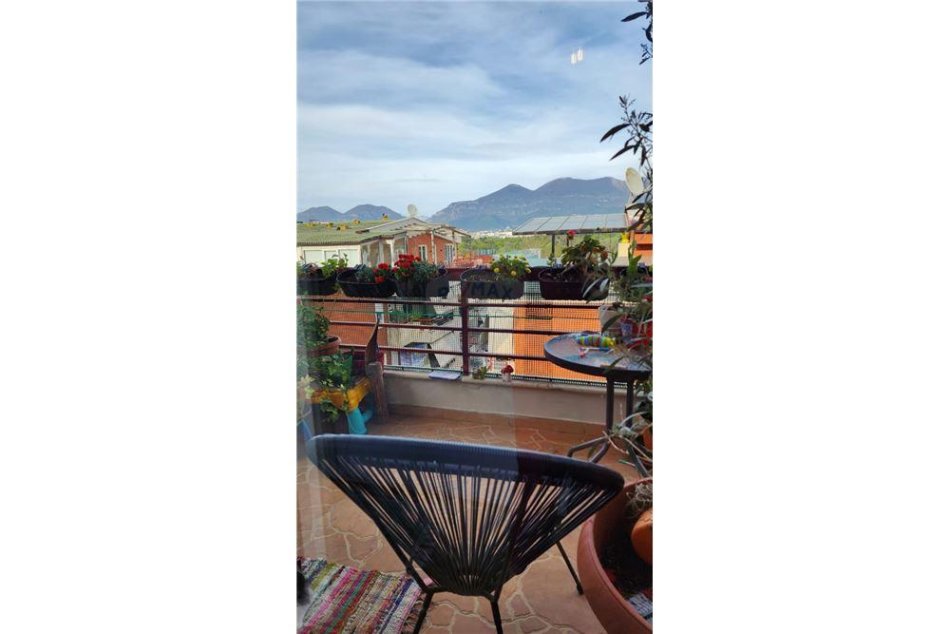 Tirane, jepet me qera 2+1+Ballkon Kati 4, 800 € (kopshti zoloogjik)