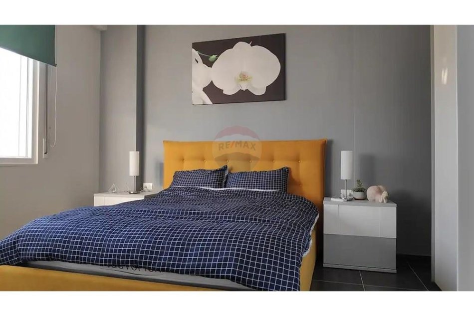 Tirane, jepet me qera apartament+verande | Penthouse 2+1 Kati 11, 90 m² 1.000 € (Pazari i Ri)