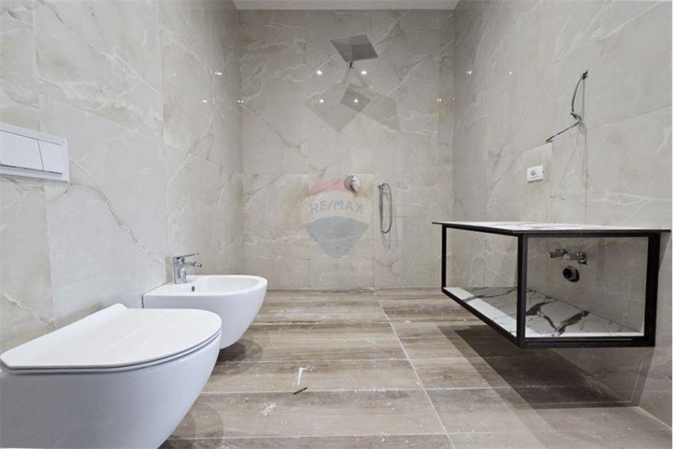 Tirane, shes apartament+verande | Penthouse 4+1+Aneks+Ballkon Kati 3, 226 m² 450.000 € (Rose Garden Residence TEG)