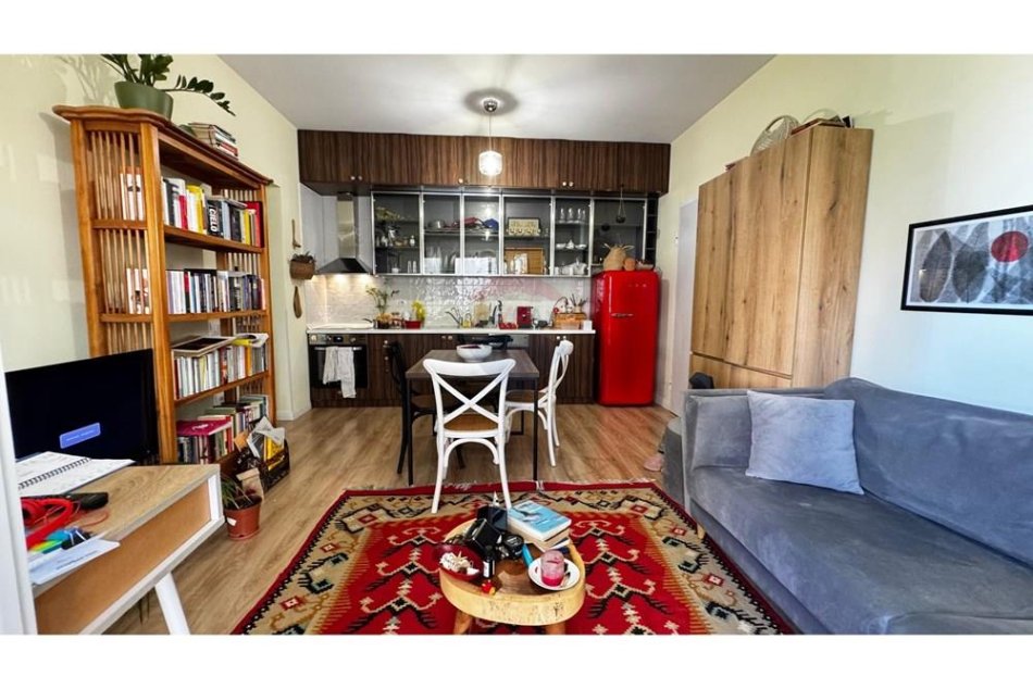 Tirane, jepet me qera apartament 1+1 Kati 3, 70 m² 450 € (Kopshti Botanik)