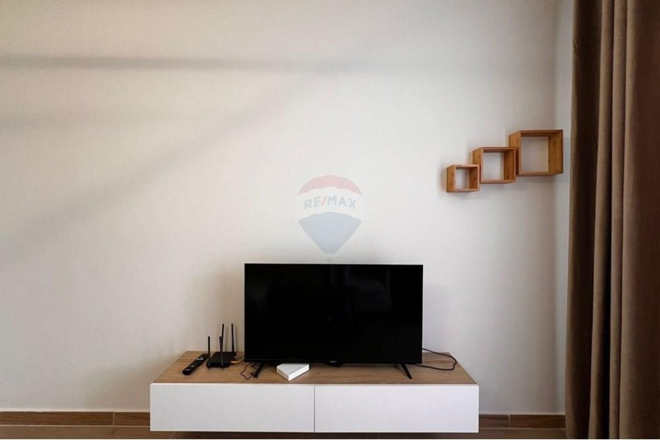 Tirane, jepet me qera apartament 1+1 , 70 m² 550 € (Golden Park, Tirane)