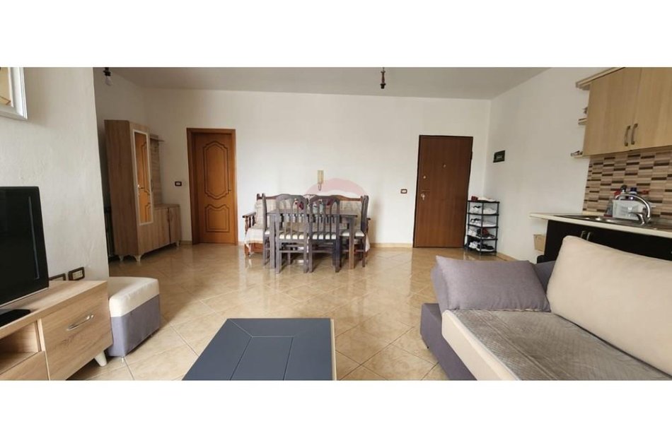 Tirane, jap me qira apartament 2+1+Aneks+Ballkon Kati 5, 95 m² 500 € (Rruga Don Bosko)