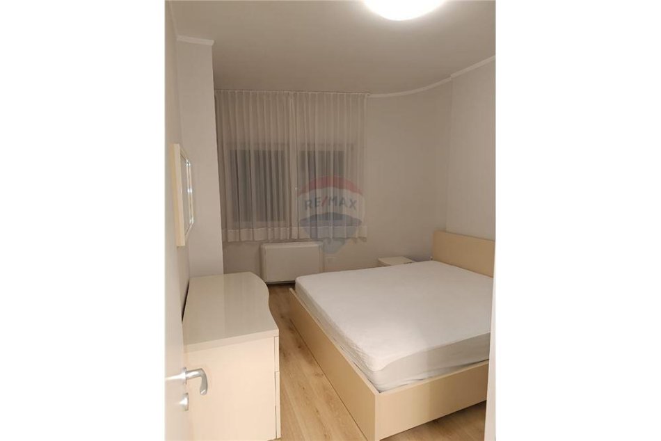 Tirane, jepet me qera apartament 1+1 , 75 m² 700 € (Rr. Tefta Tashko)