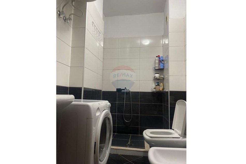Tirane, jepet me qera apartament 1+1 , 70 m² 400 € (sotir caci)