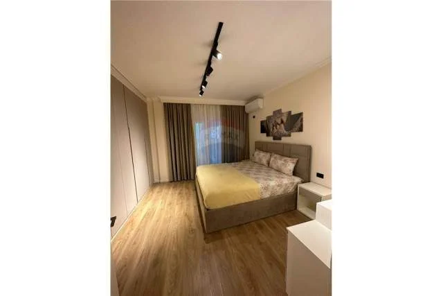 Tirane, jepet me qera apartament 2+1 Kati 4, 72 m² 500 Euro