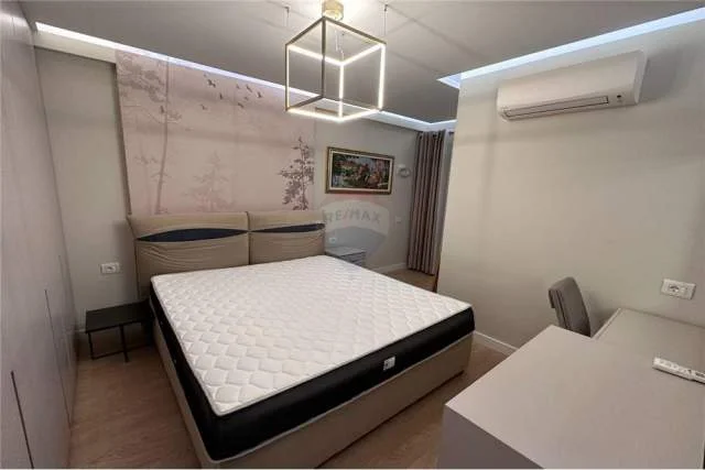 Tirane, jepet me qera apartament 2+1 84 m² 750 Euro