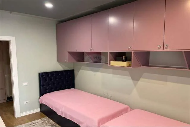 Tirane, jepet me qera apartament 2+1+BLK Kati 2, 102 m² 1.200 Euro (Rruga e Dibrës - Shkolla Partizani, Shqipëri)