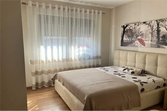 Tirane, jepet me qera apartament 2+1+BLK 100 m² 450 Euro