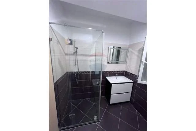 Tirane, ofert apartament 1+1 Kati 2, 80 m² 420 Euro