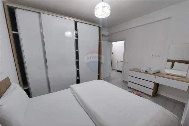 Tirane, shitet apartament 2+1+BLK 92 m² 1.400.000 Euro