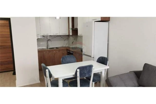 Tirane, jepet me qera apartament 1+1+BLK 70 m² 350 Euro