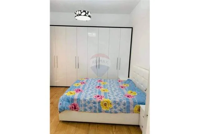 Tirane, jepet me qera apartament 1+1+BLK Kati 7, 65 m² 600 Euro (Rruga e Kavajes)