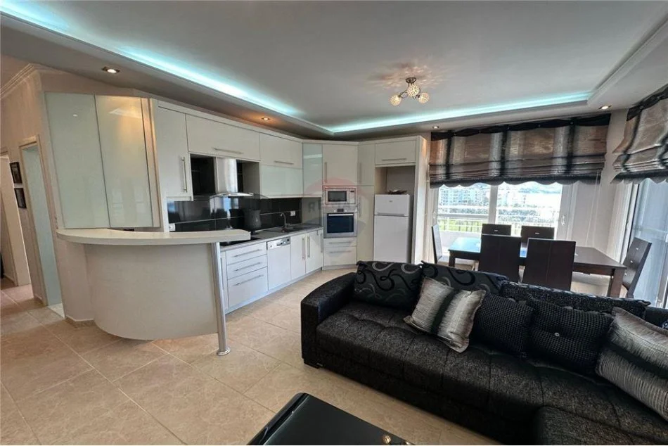 Shitet Apartament 2+1+2 Lungomare Vlore