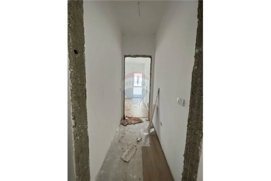 Apartament 1+1 Per Shitje Prane Farmacia 10!