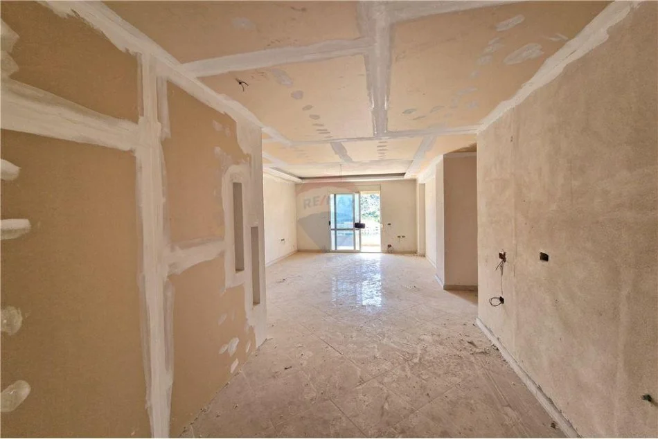 Apartament 2+1 ne shitje,palestra e mundjes,Vlore