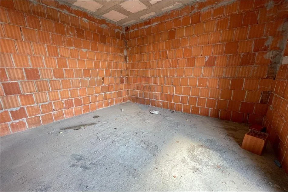 Okazion! Dy 1+1 ne shitje ne Xhamllik!