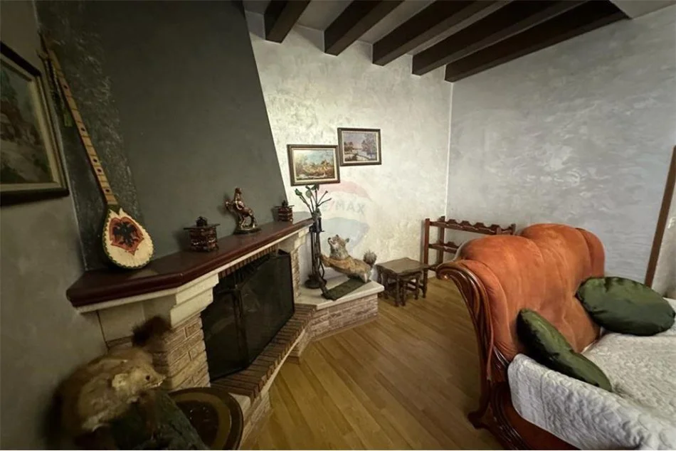 Tirane, Liste me oferta 3+1+Ballkon, Kati 2, 140 m² (Zogu i Zi , perball Ring)