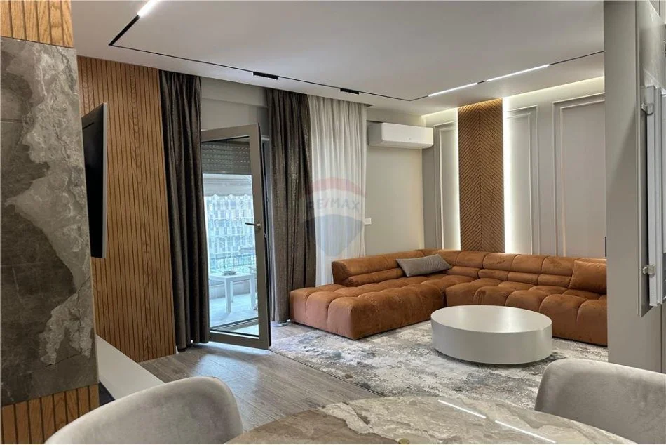 Tirane, jepet me qera 2+1+Ballkon Kati 2, 106 m² 1,000 € (Zogu i Zi)