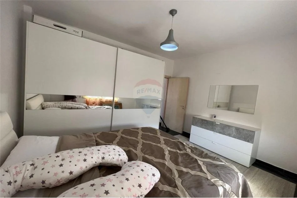 Tirane, jepet me qera apartament 1+1 Kati 2, 65 m² 400 € (Rruga Peti)