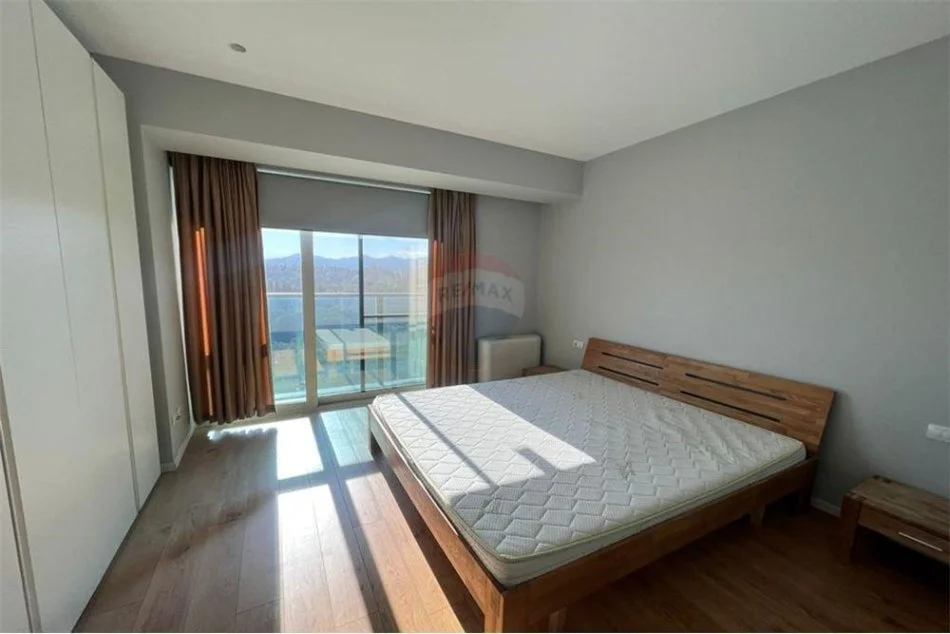 Tirane, jepet me qera 2+1+Ballkon , 2.000 € (Stadiumi Air albania)