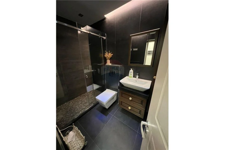 Tirane, jepet me qera 1+1 Kati 2, 70 m² 550 € (Rruga Peti - Tirana e Re - Liqeni i Tiranës, Shqipëri)