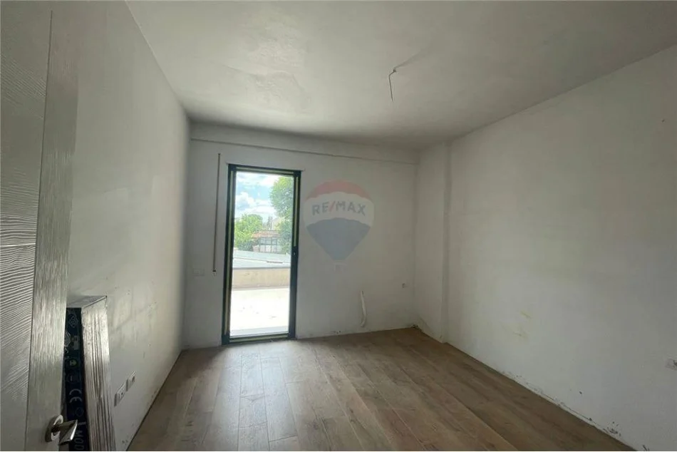 Tirane, shitet apartament 1+1+Ballkon Kati 3, 91 m² 127.000 € (Rruga Sadik Petrela - Rruga Sadik Petrela - Porcelan - Xhamlliku, Albania)