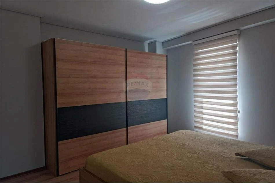 Tirane, jepet me qera apartament 2+1+Ballkon Kati 5, 128 m² 750 € (Rruga Frosina Plaku)