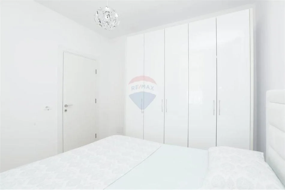 Tirane, jepet me qera 2+1+Ballkon Kati 10, 120 m² 750 € (BLLOKU - Tirana e Re - Petronini, Shqipëri)