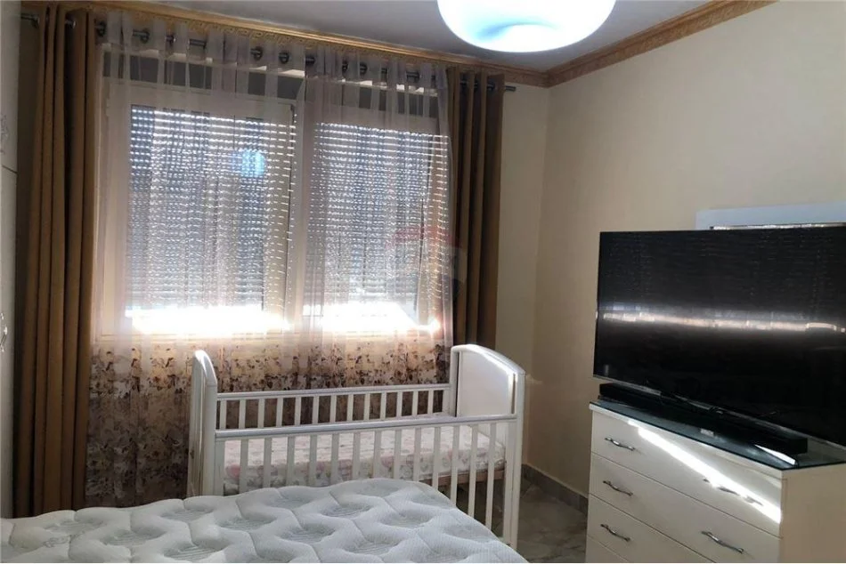 Tirane, jepet me qera apartament 2+1 , 120 m² 450 € (Rruga Teodor Keko)