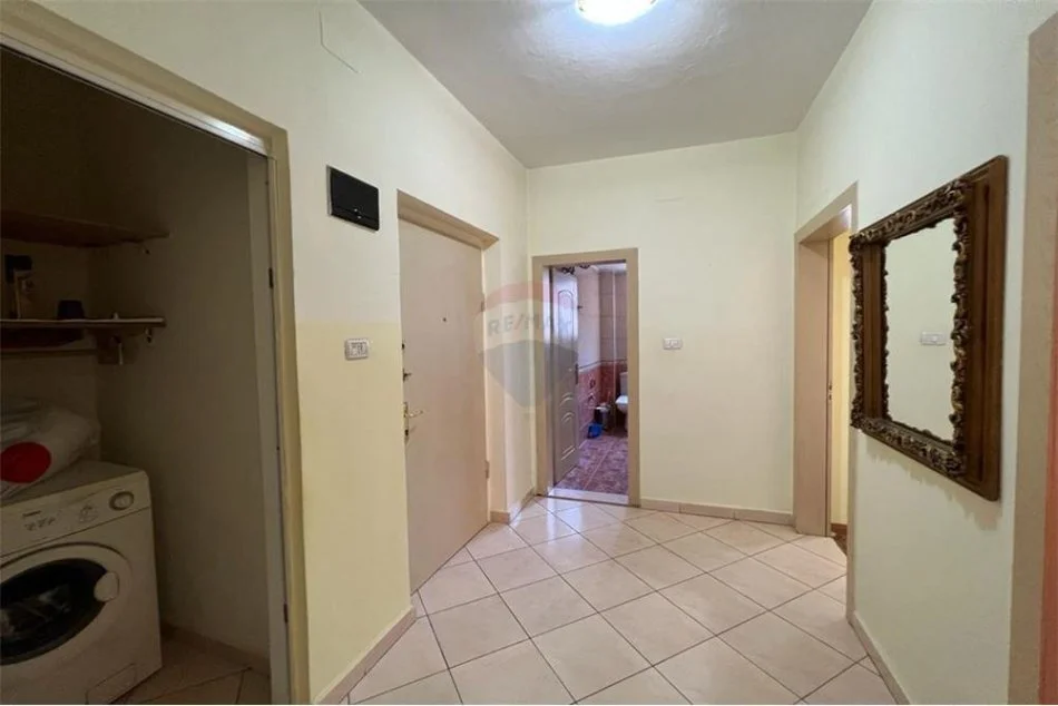 Tirane, jepet me qera apartament 2+1 Kati 3, 75 m² 400 € (21 dhjetori)