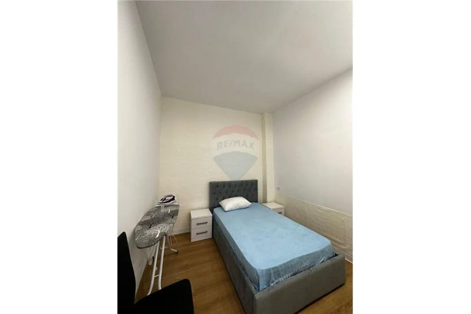 Tirane, jepet me qera 2+1 Kati 0, 60 m² 400 € (APARTAMENT ME QIRA 2+1 NE Selite te Vjeter)