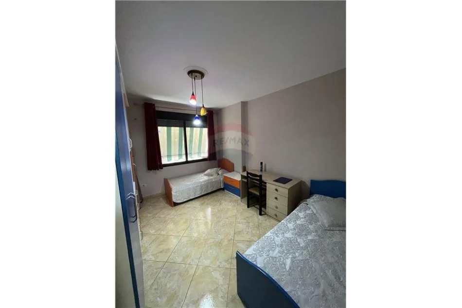 Tirane, jepet me qera apartament 2+1+Ballkon Kati 2, 116 m² 600 € (Ibrahim Kodra)