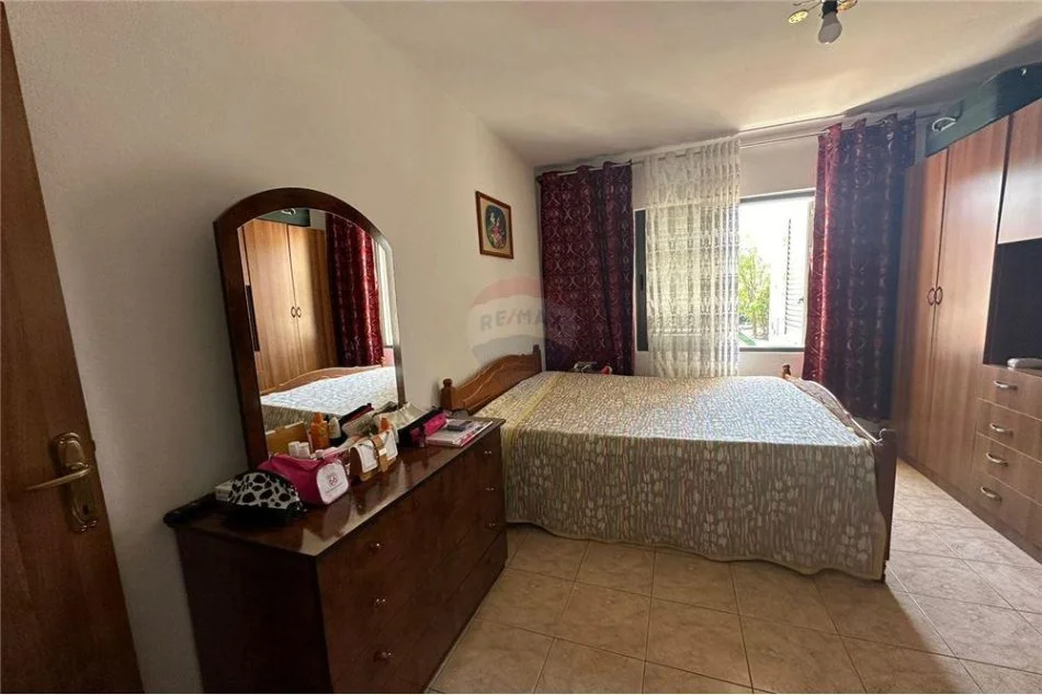 Tirane, shitet apartament 1+1 Kati 3, 65 m² 90.000 € (rruga e dibres)