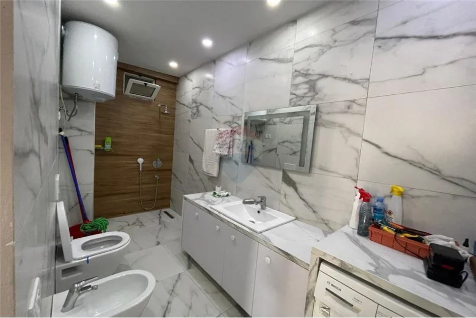 Tirane, shitet apartament 1+1 Kati 1, 75 m² 80.000 € (Besim Alla)