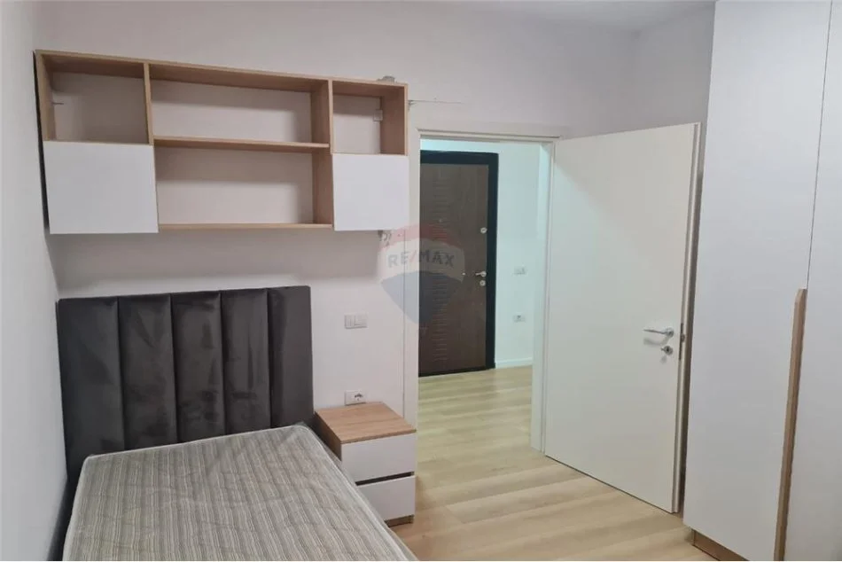 Tirane, jepet me qera apartament 2+1 Kati 9, 73 m² 650 € (Benjamin Kruta)