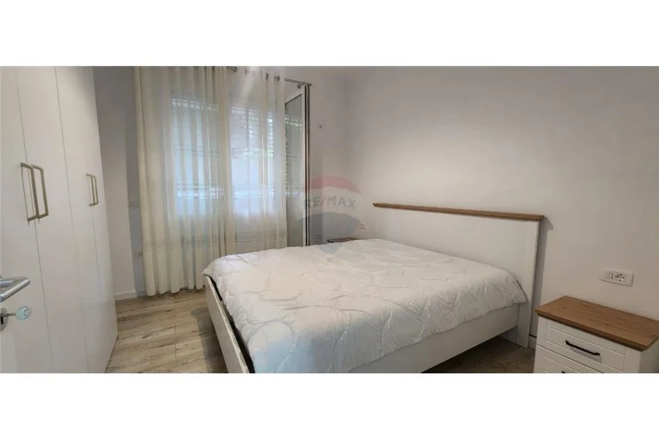 Tirane, jepet me qera apartament 2+1 Kati 1, 99 m² 550 € (Rruga Fuat Toptani)