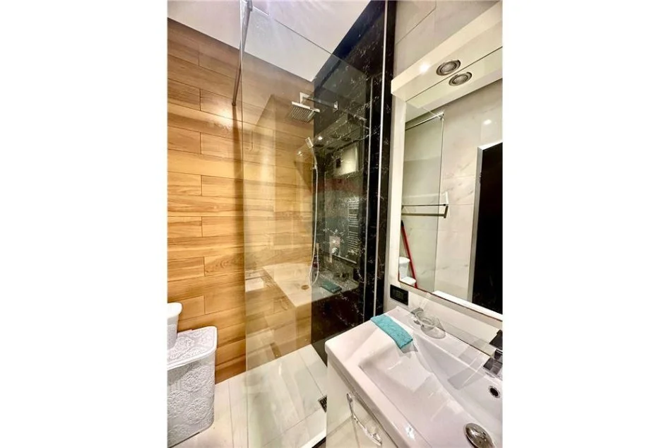 Tirane, jepet me qera apartament 1+1 Kati 10, 85 m² 700 € (Marko Bocari)