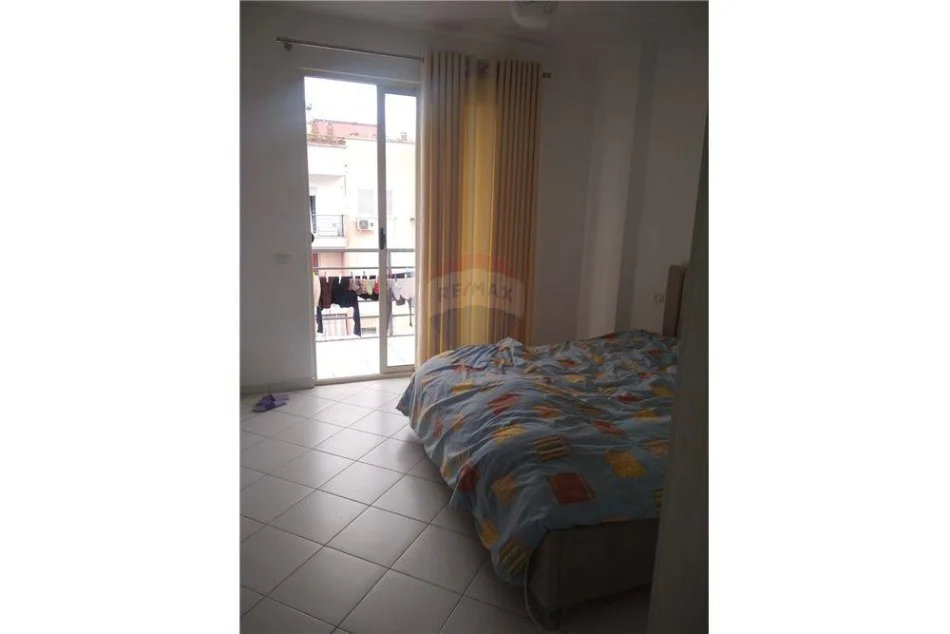Tirane, jepet me qera apartament 1+1 Kati 8, 65 m² 450 € (APARTAMENT 1+1 NE YZBERISH!)