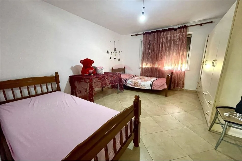 Tirane, shitet apartament 2+1 Kati 5, 59 m² 95.000 € (Pediatria - Rruga Kongresi i Manastirit)