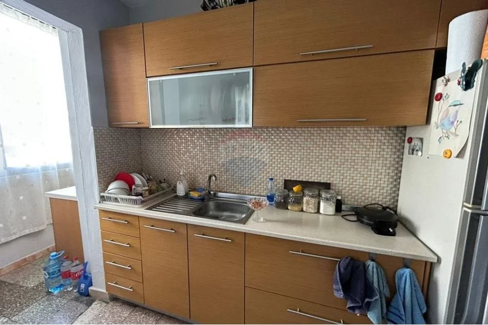 Tirane, shitet apartament 2+1 Kati 4, 92 m² 169.000 € (Rruga e Kavajës)