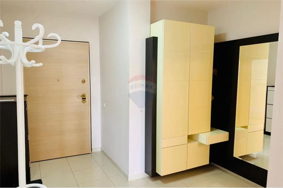 Tirane, shitet apartament 1+1+Ballkon Kati 6, 83 m² 166.000 € (Komuna e Parisit)