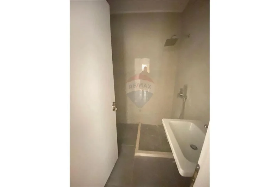 Tirane, shitet apartament 1+1+Ballkon Kati 3, 59 m² 103.000 € (Rruga Aleksander Moisiu)