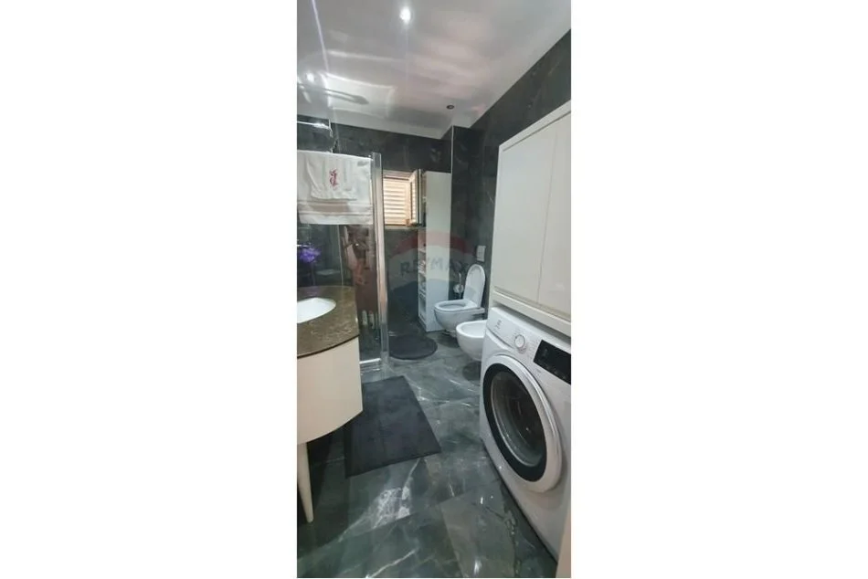 Tirane, jepet me qera apartament 2+1 Kati 5, 135 m² 1.500 € (Apartament 2+1+2 me qira te Kopshti Zoologjik!)