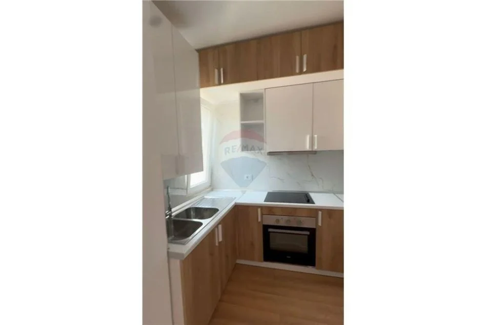Tirane, jepet me qera apartament 2+1 Kati 3, 114 m² 450 € (rruga pinari - Kopshti Botanik - Pami, Shqipëri)