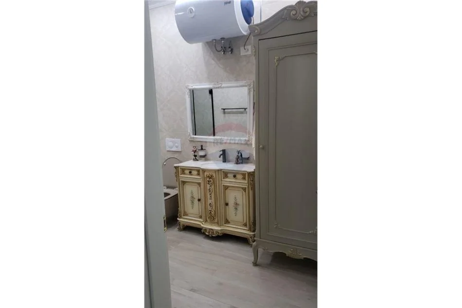 Tirane, jepet me qera garsonier Kati 1, 40 m² 450 € (Kongresi i Manastirit - Porcelan - Xhamlliku)