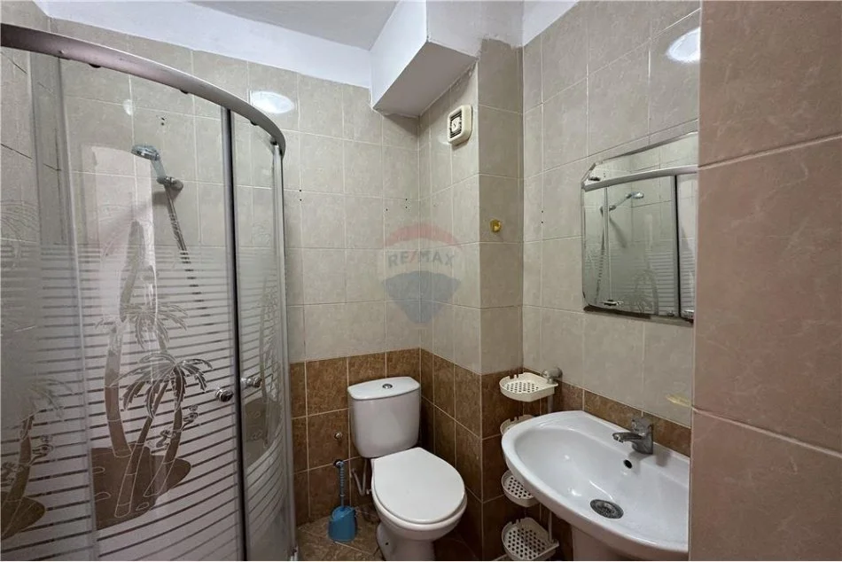 Tirane, jepet me qera apartament 1+1+Aneks+Ballkon Kati 7, 70 m² 470 € (Rruga Beqir Luga - Pazari i Ri)