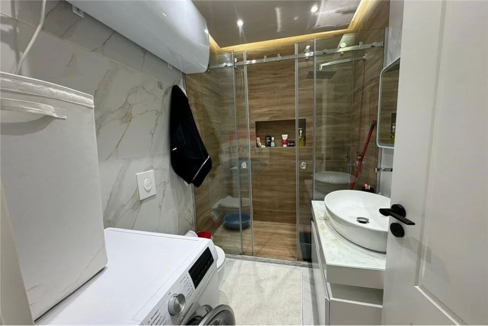Tirane, shitet apartament 2+1 Kati 3, 103 m² 240.000 € (SHITET APARTAMENT 2+1+2 Tek Kopshti Zoologjik)