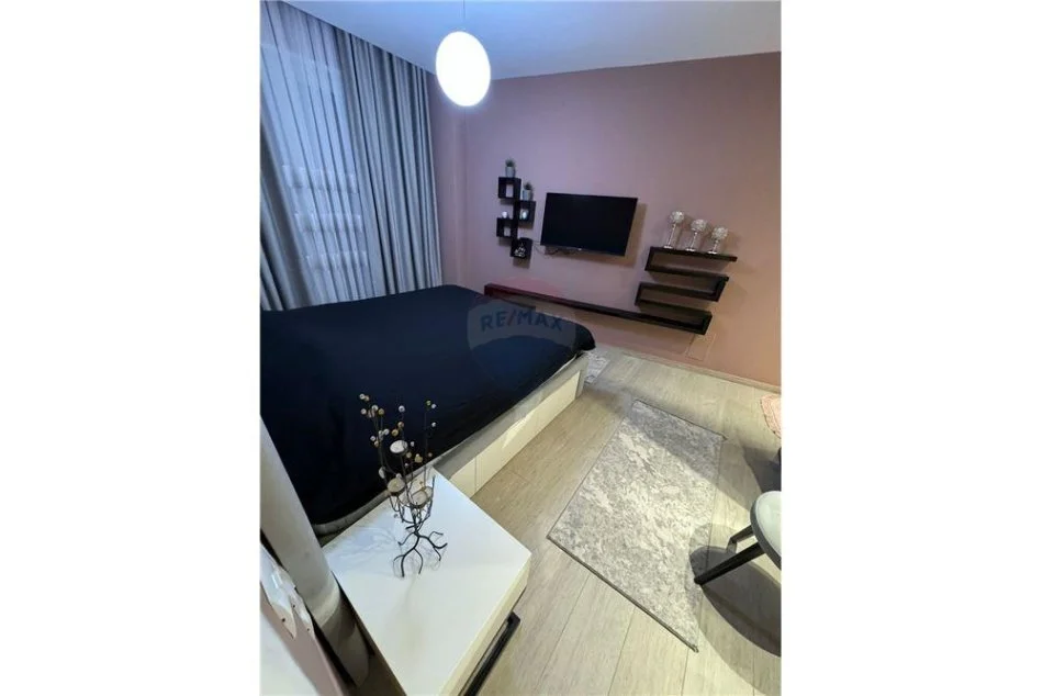 Tirane, jepet me qera 2+1+Ballkon Kati 3, 97 m² 1.100 € (Liqeni i Thate)