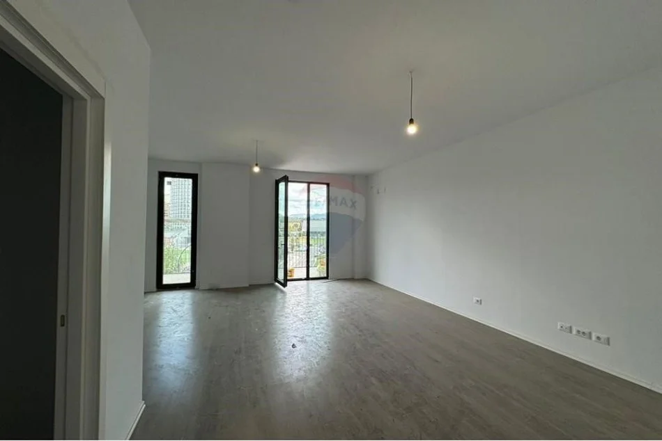 Tirane, jepet me qera apartament 2+1 Kati 3, 151 m² 2.300 € (APARTAMENT 2+1+2 PER QIRA TEK ALTANA RESIDENCE!)