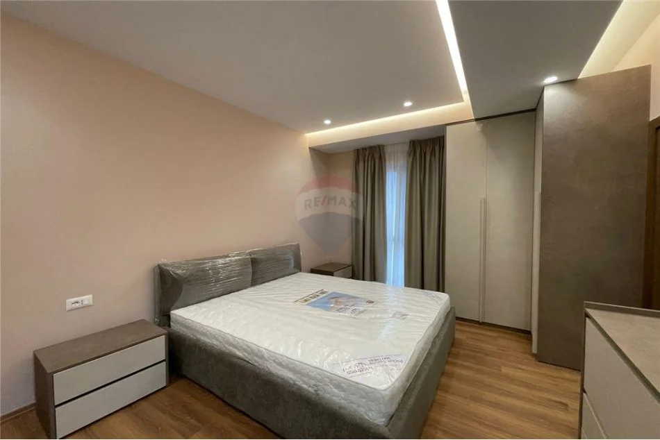 Tirane, jepet me qera apartament 2+1 Kati 2, 108 m² 800 € (Rruga e Dibres Farmacia 10)
